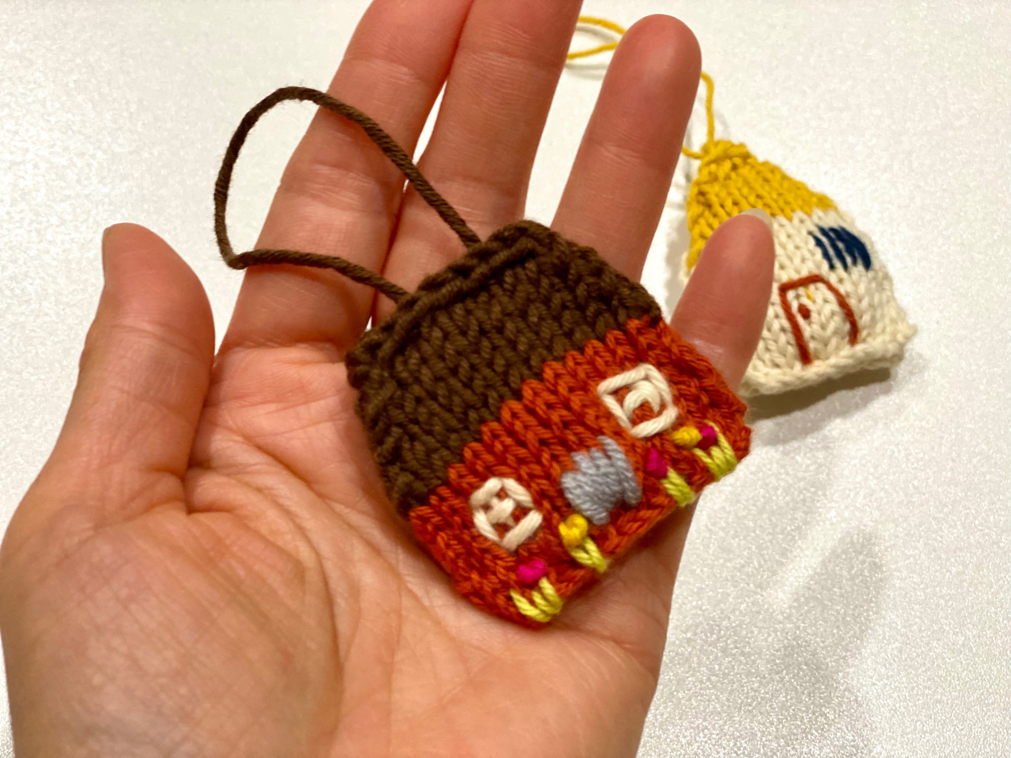 Christmas House Ornament Knitting Pattern